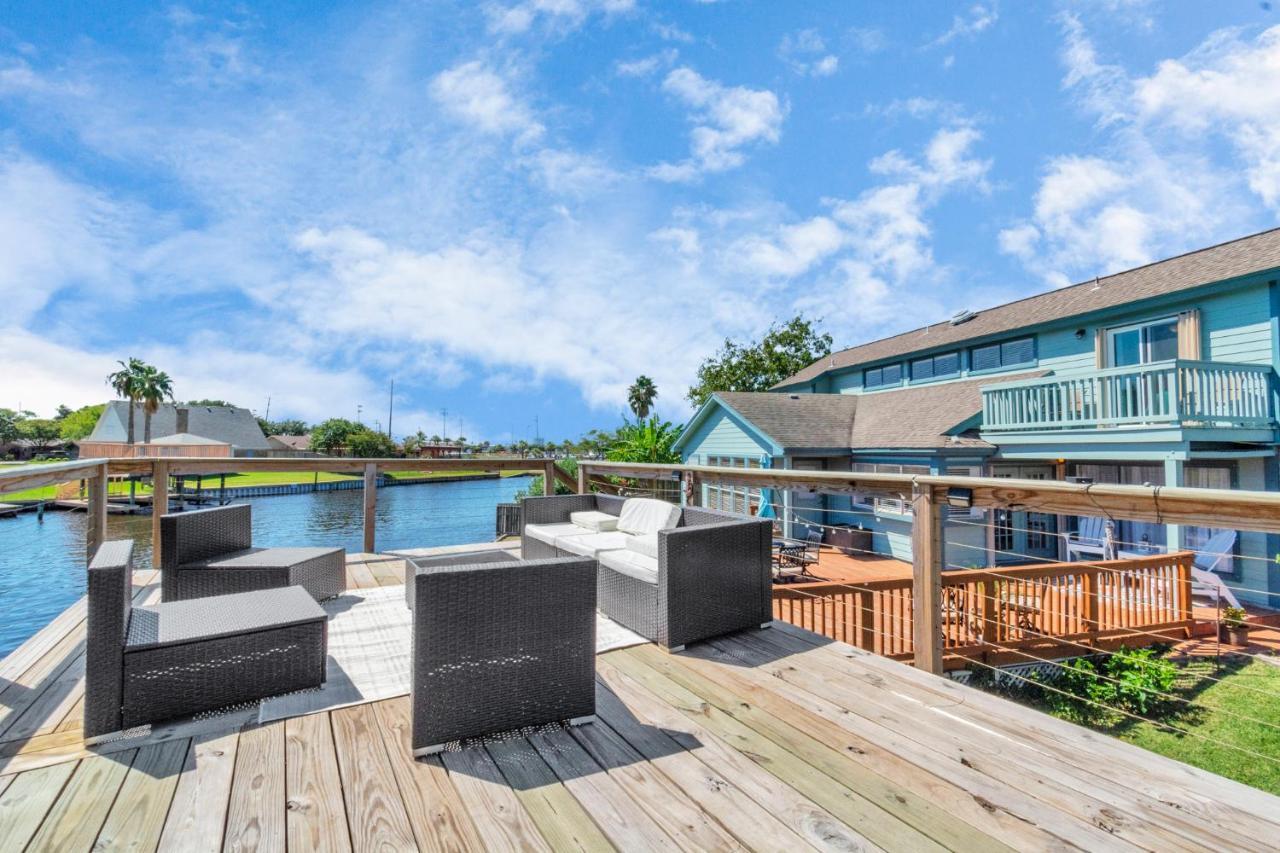Beauty On The Water! Lake House Near The Beaches! Galveston Kültér fotó