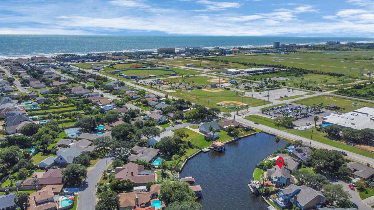 Beauty On The Water! Lake House Near The Beaches! Galveston Kültér fotó