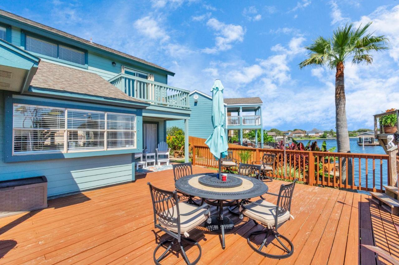 Beauty On The Water! Lake House Near The Beaches! Galveston Kültér fotó