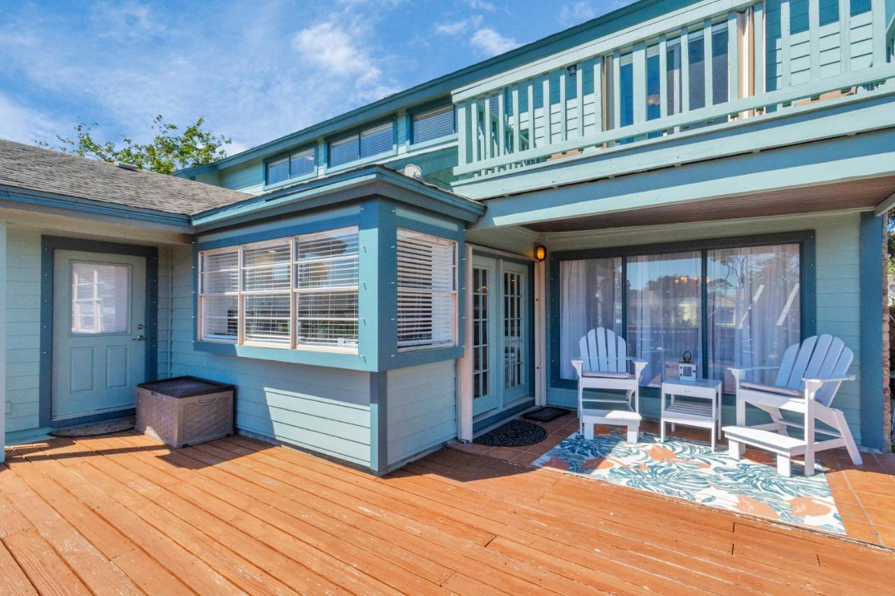Beauty On The Water! Lake House Near The Beaches! Galveston Kültér fotó
