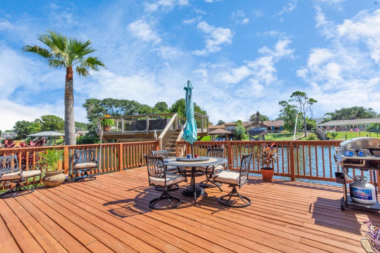 Beauty On The Water! Lake House Near The Beaches! Galveston Kültér fotó
