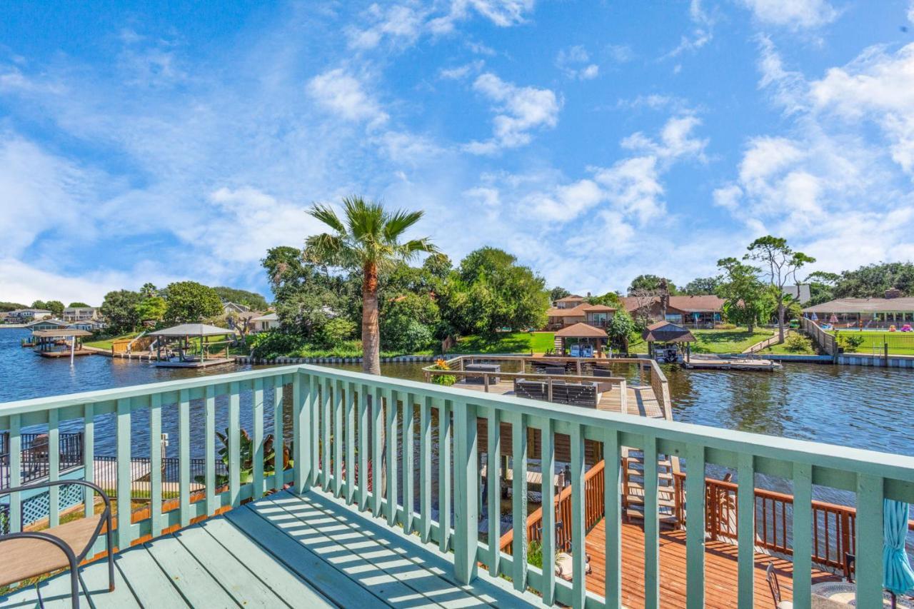 Beauty On The Water! Lake House Near The Beaches! Galveston Kültér fotó
